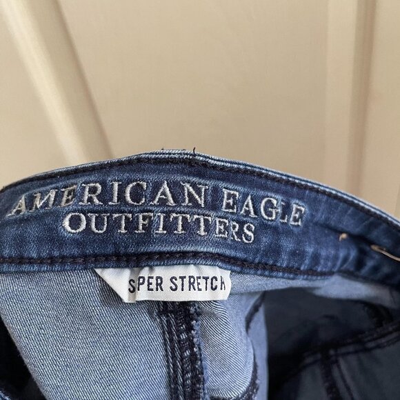 American Eagle Women's Cut Off Sky High Shortie Super Stretch Jean Short Size 2 - Picture 2 of 9